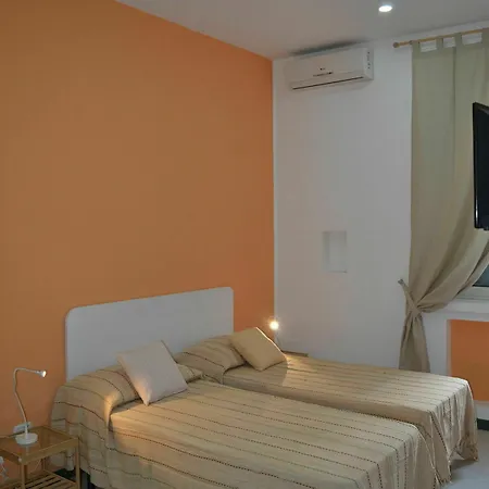 Anna's Family Terrace Bed & Breakfast 3*
